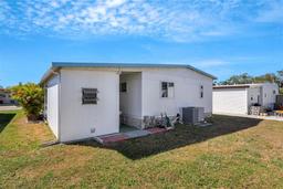 Picture of 5619 Bayshore Road Unit 240, Palmetto, FL 34221