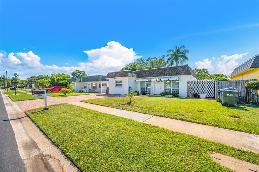 Picture of 12310 Mallory Drive, Largo FL 33774
