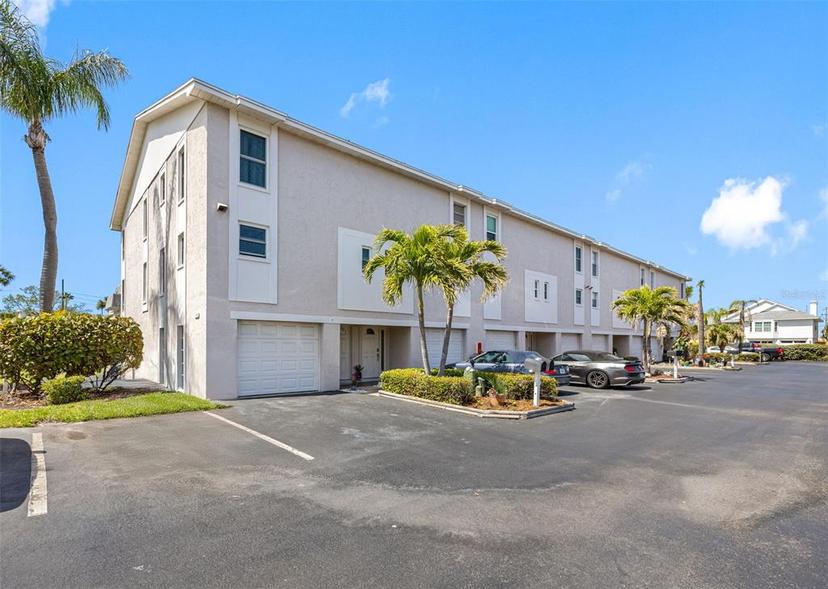 Picture of 255 Capri Circle N Unit 8, Treasure Island FL 33706