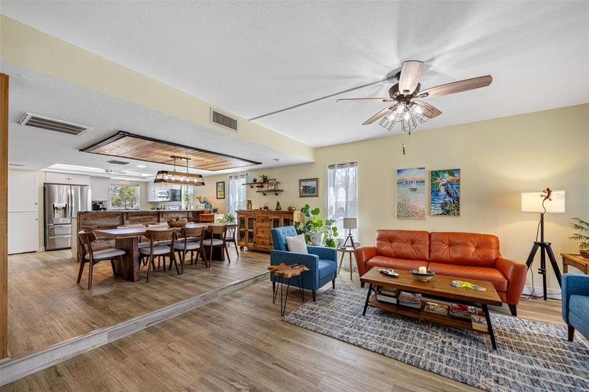 Picture of 255 Capri Circle N Unit 8, Treasure Island FL 33706
