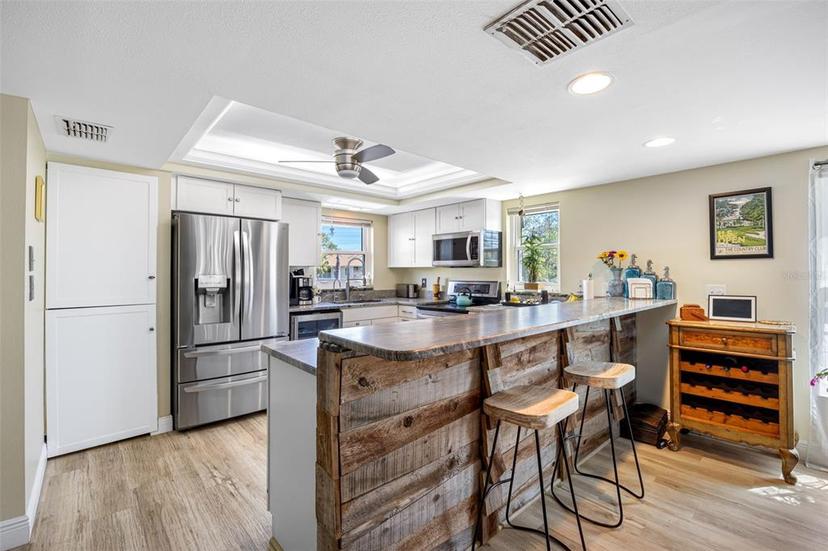 Picture of 255 Capri Circle N Unit 8, Treasure Island FL 33706