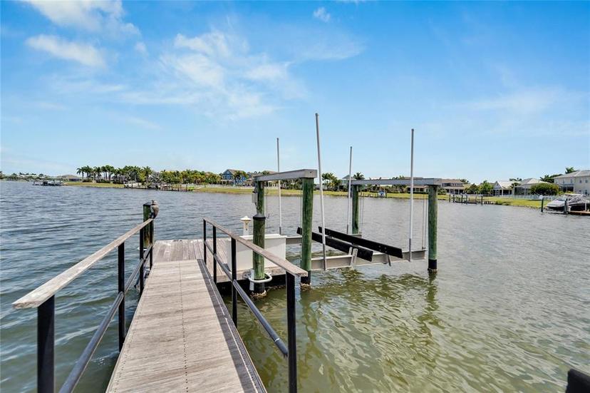 Picture of 5205 Brighton Shore Drive, Apollo Beach FL 33572