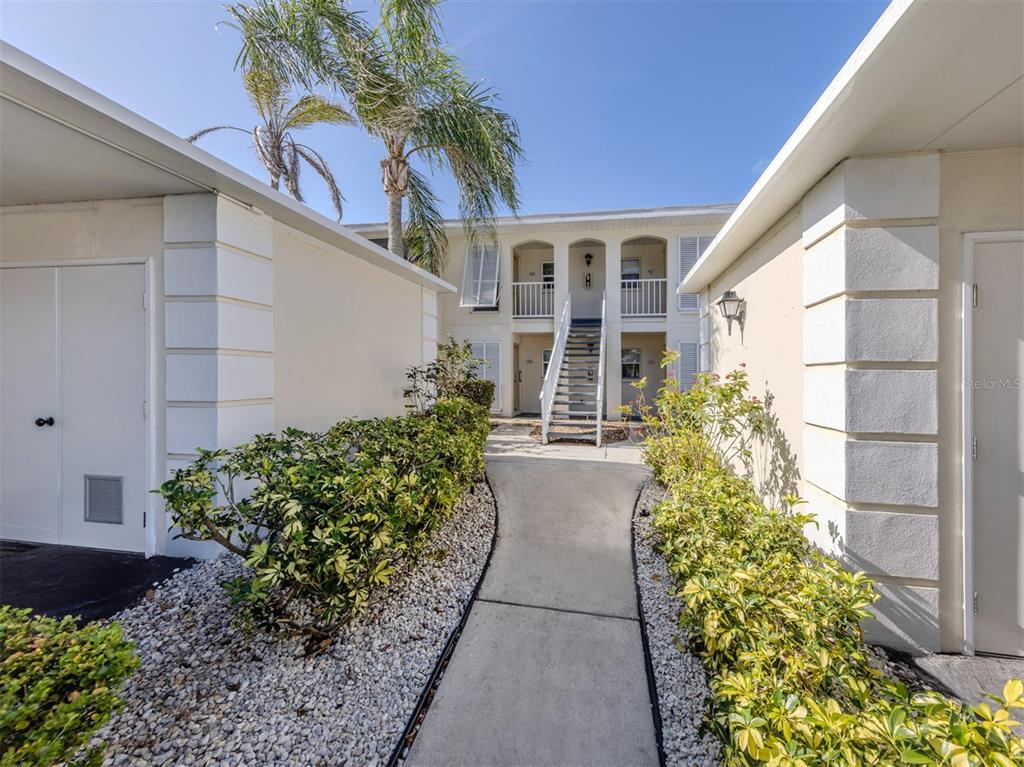 Picture of 435 Cerromar Lane Unit 326, Venice, FL 34293