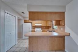 Picture of 3823 Woodburn Loop E, Lakeland, FL 33813