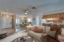 Picture of 3823 Woodburn Loop E, Lakeland, FL 33813