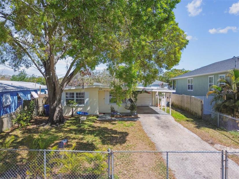 Picture of 204 NE Jefferson Circle N, St Petersburg FL 33702