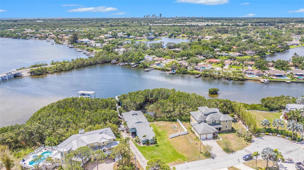 Picture of 734 Weedon Drive Ne, St Petersburg, FL 33702