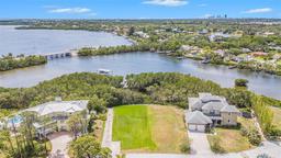 Picture of 734 Weedon Drive Ne, St Petersburg, FL 33702