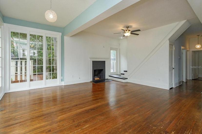 Picture of 719 S Summerlin Avenue, Orlando FL 32801