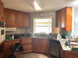Picture of 422 Vivar, North Port, FL 34287