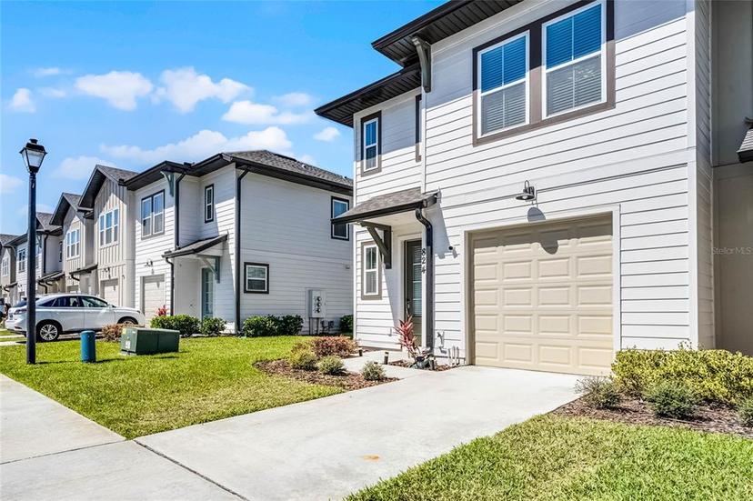Picture of 824 Longboat Drive, Davenport FL 33896