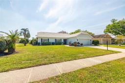Picture of 9209 Pebble Creek Drive, Tampa, FL 33647
