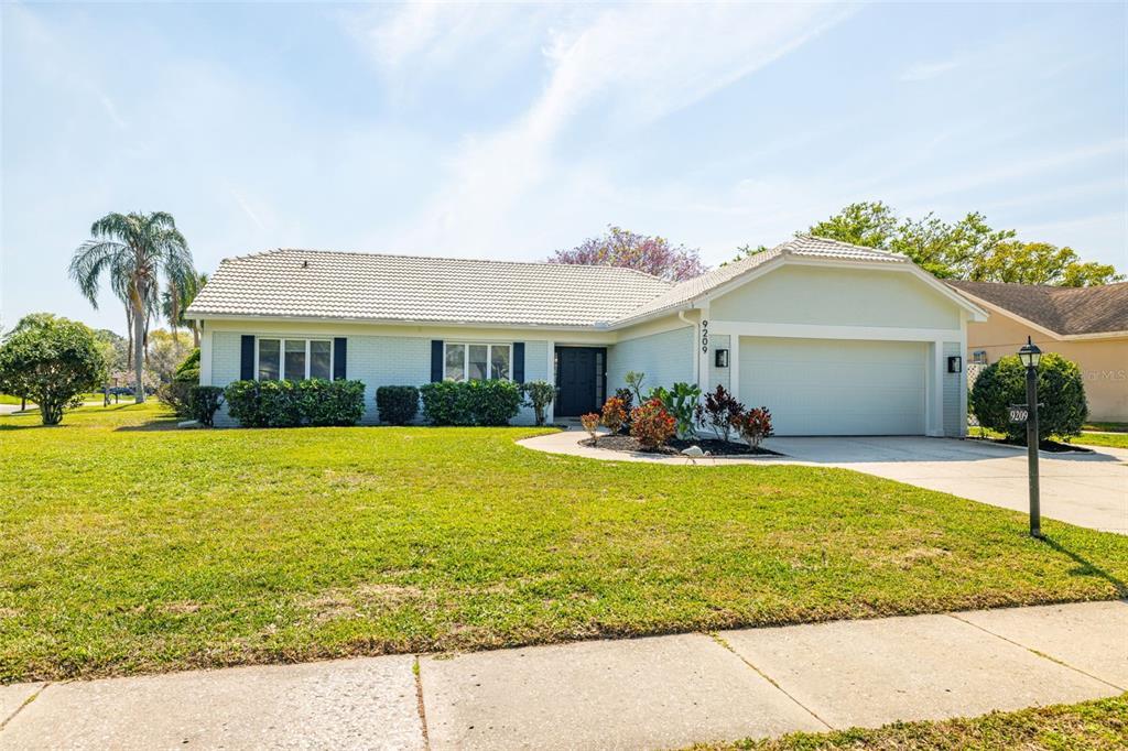 Picture of 9209 Pebble Creek Drive, Tampa, FL 33647