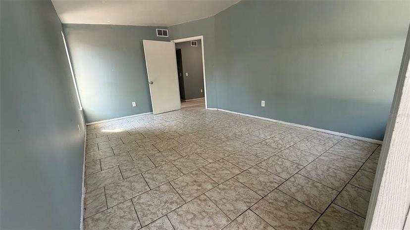 Picture of 8728 N Mandarine Place, Tampa FL 33617