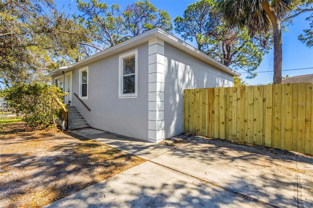 Picture of 750 E Harbor Drive S, St Petersburg, FL 33705