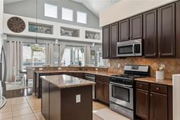 Picture of 16533 Ivy Lake Drive, Odessa, FL 33556