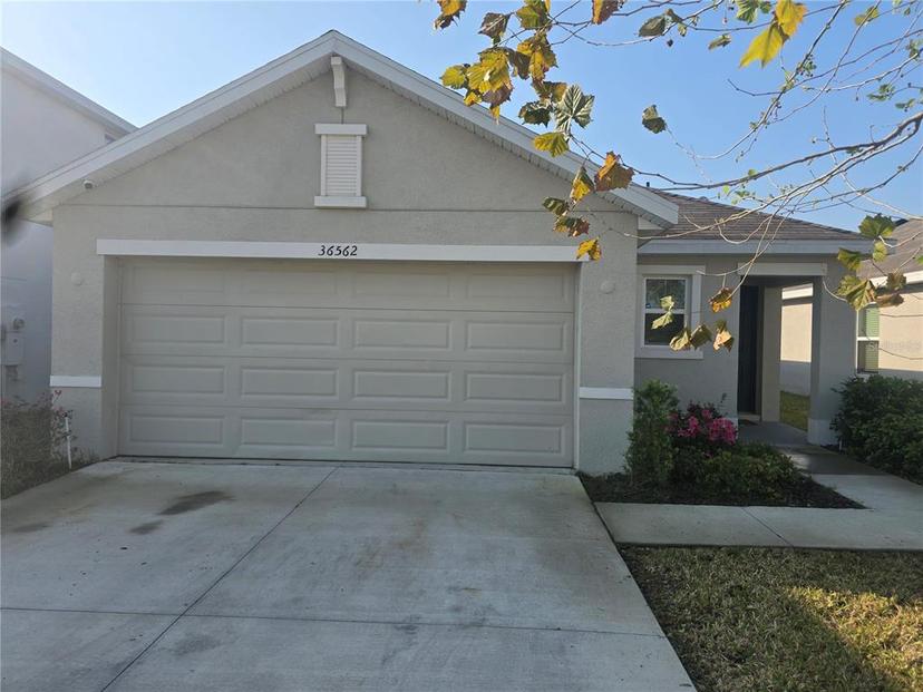 Picture of 36562 Silver Maize Drive, Dade City FL 33525