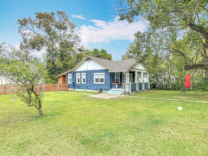 Picture of 505 E Plymouth Avenue, Deland FL 32724