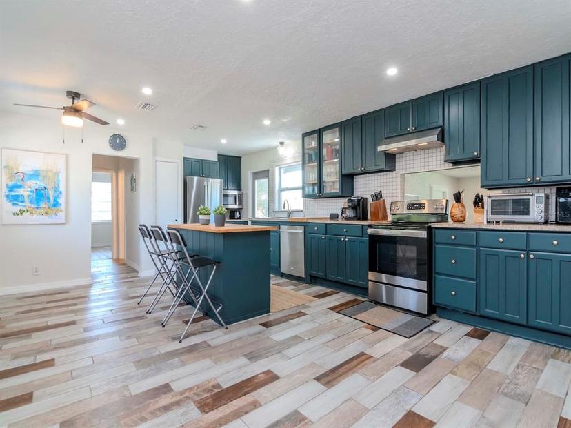 Picture of 1528 W River Shore Way, Tampa FL 33603