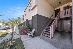 Picture of 9031 Westchester Circle Unit 126, Tampa, FL 33604