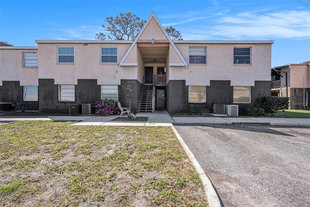Picture of 9031 Westchester Circle Unit 126, Tampa, FL 33604