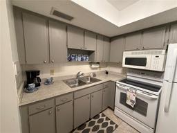 Picture of 865 Virginia Court Unit 106, Dunedin, FL 34698