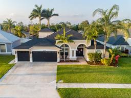 Picture of 814 Chamberlin Trail, St Cloud, FL 34772
