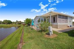 Picture of 527 Village Boulevard, Frostproof, FL 33843