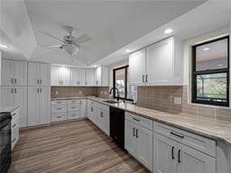 Picture of 908 Tropical Circle Nw, Port Charlotte, FL 33948