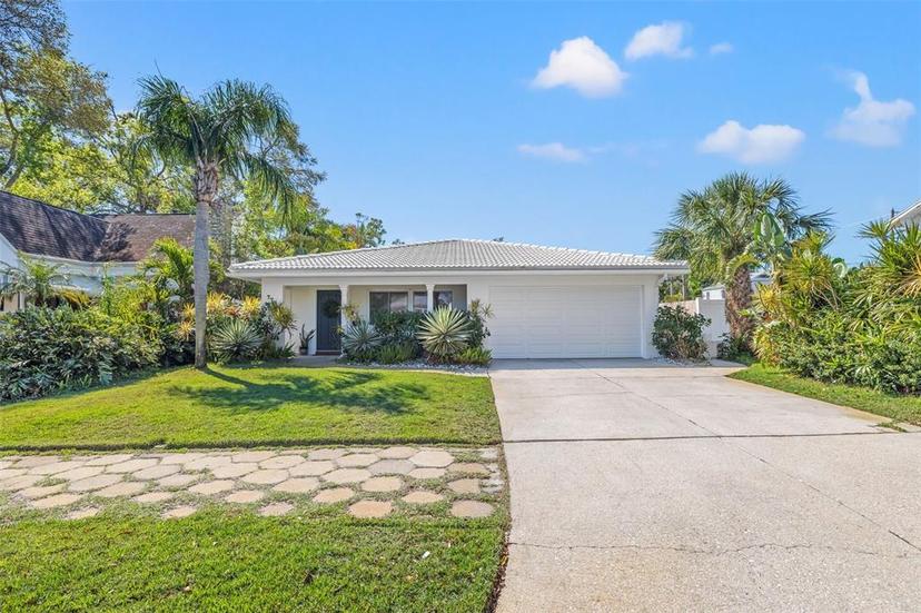 Picture of 774 29Th Avenue N, St Petersburg FL 33704