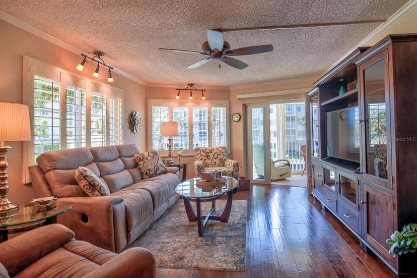 Picture of 1250 N Portofino Drive Unit 201, Sarasota FL 34242