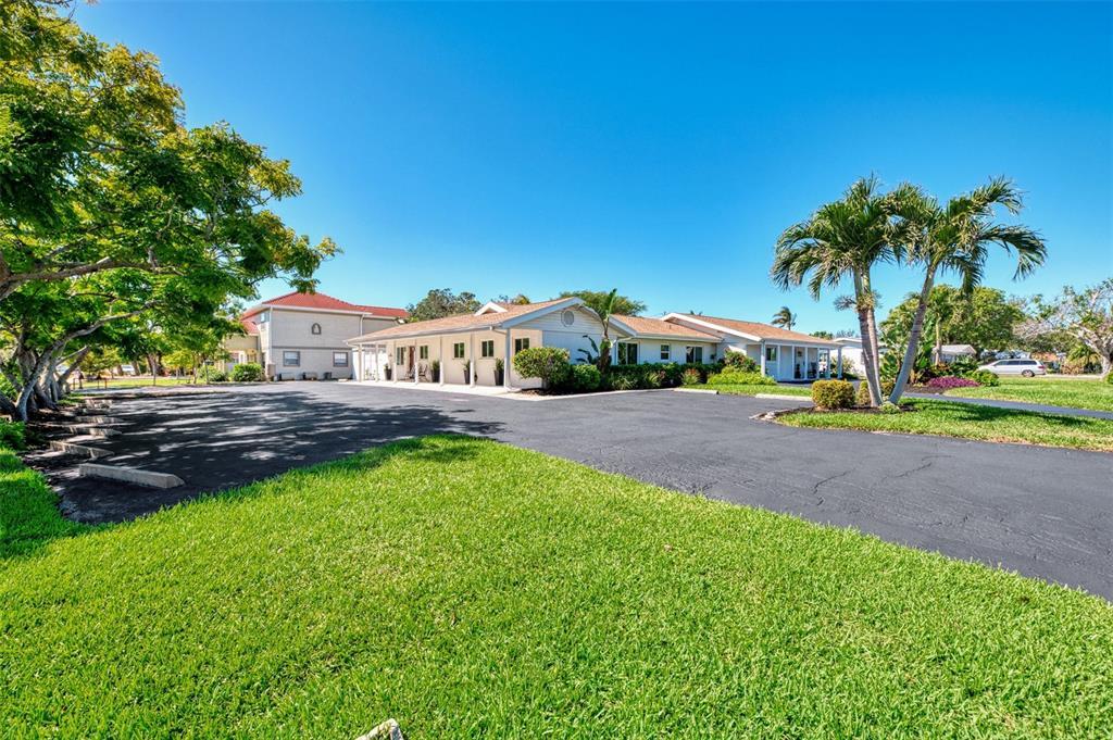 Picture of 400 Nokomis Avenue S, Venice, FL 34285