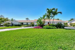 Picture of 400 Nokomis Avenue S, Venice, FL 34285