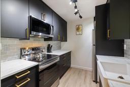 Picture of 4009 Crockers Lake Boulevard Unit 25, Sarasota, FL 34238
