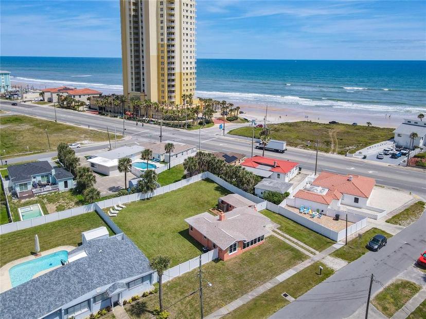 Picture of 385 Woodland Avenue, Daytona Beach FL 32118
