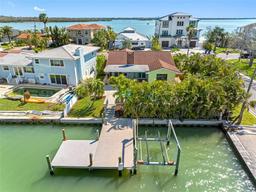 Picture of 562 Johns Pass Avenue, Madeira Beach, FL 33708