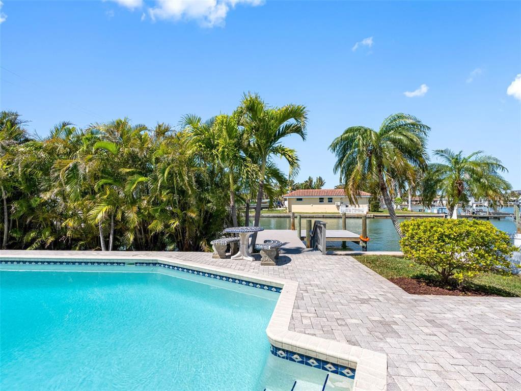 Picture of 562 Johns Pass Avenue, Madeira Beach, FL 33708
