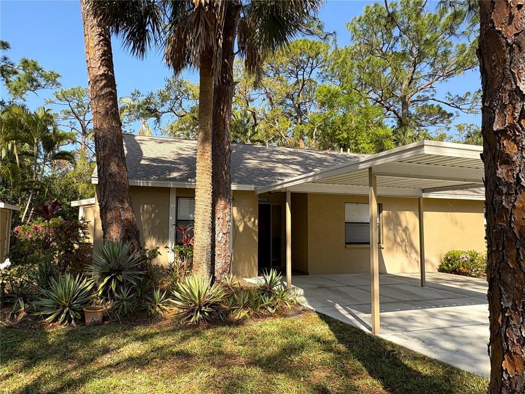 Picture of 4933 Village Gardens Drive Unit 211, Sarasota, FL 34234