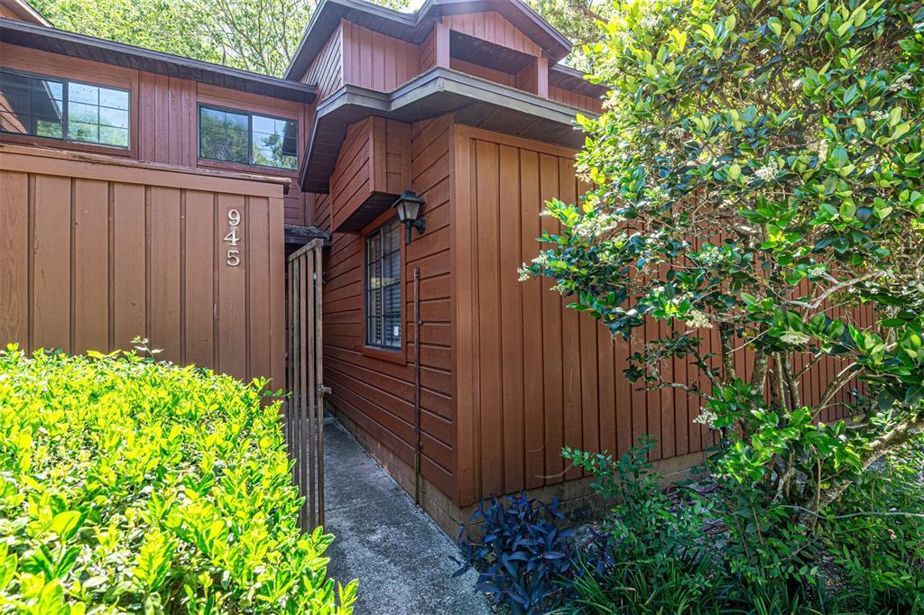 Picture of 945 SW 56Th Terrace, Gainesville, FL 32607