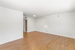 Picture of 250 NW Rosery Road Unit 314, Largo, FL 33770