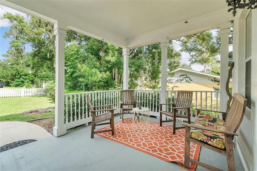 Picture of 322 N Rhodes Street, Mount Dora FL 32757