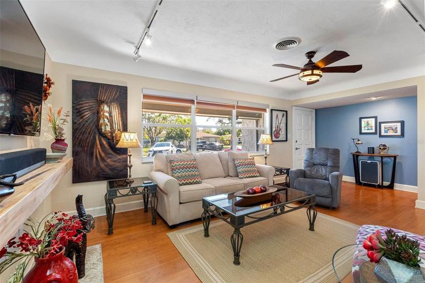 Picture of 5300 Robin Lane N, St Petersburg FL 33714