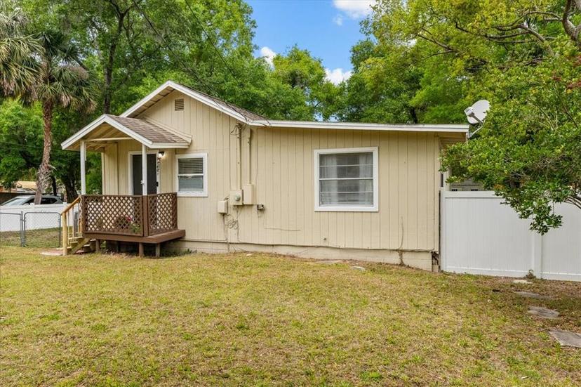 Picture of 1401 E Voorhis Avenue, Deland FL 32724