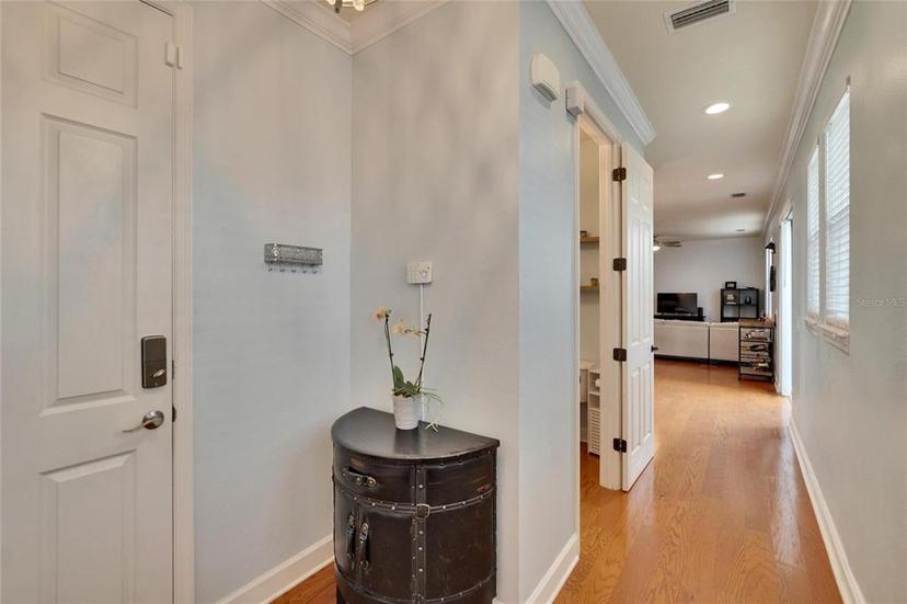 Picture of 111 S Packwood Avenue Unit A, Tampa FL 33606