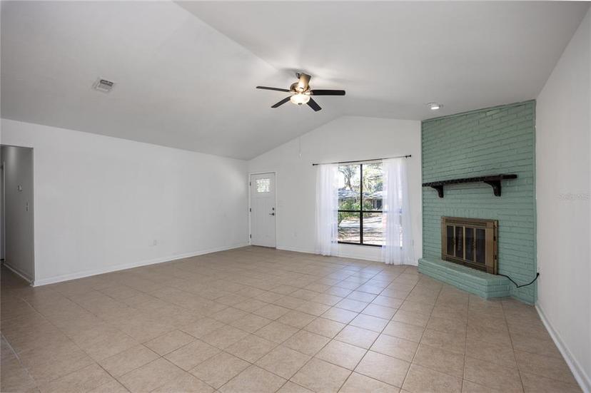 Picture of 1111 SW 19Th Place, Gainesville FL 32601