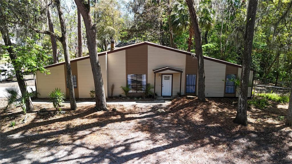 Picture of 1111 SW 19Th Place, Gainesville, FL 32601