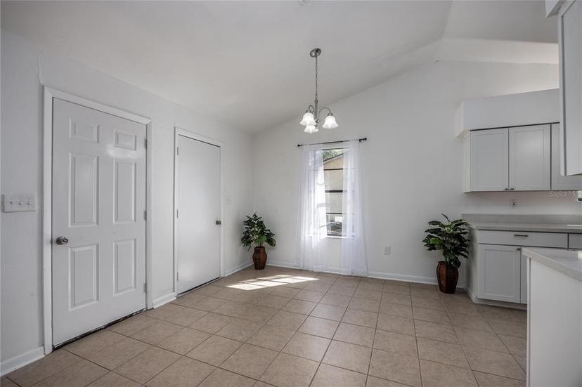 Picture of 1111 SW 19Th Place, Gainesville FL 32601