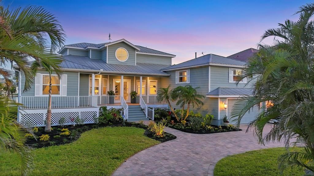 Picture of 810 Siesta Drive, Sarasota, FL 34242