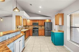 Picture of 3093 S Horizon Place, Oviedo, FL 32765