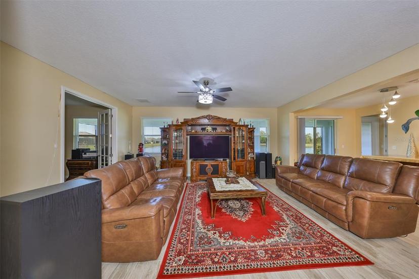 Picture of 10708 Planer Picket Drive, Riverview FL 33569